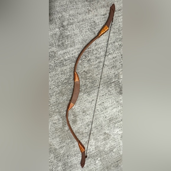 Bow and Arrow Set with Quiver - Picture 3 of 5